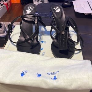 Off-White c/o Virgil Abloh